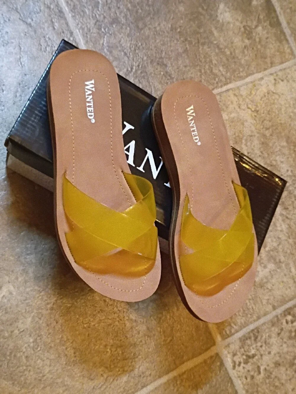 WANTED Seaglass Yellow Cross-Strap Slide Sandals NWT/Box, Women's Size 6 M